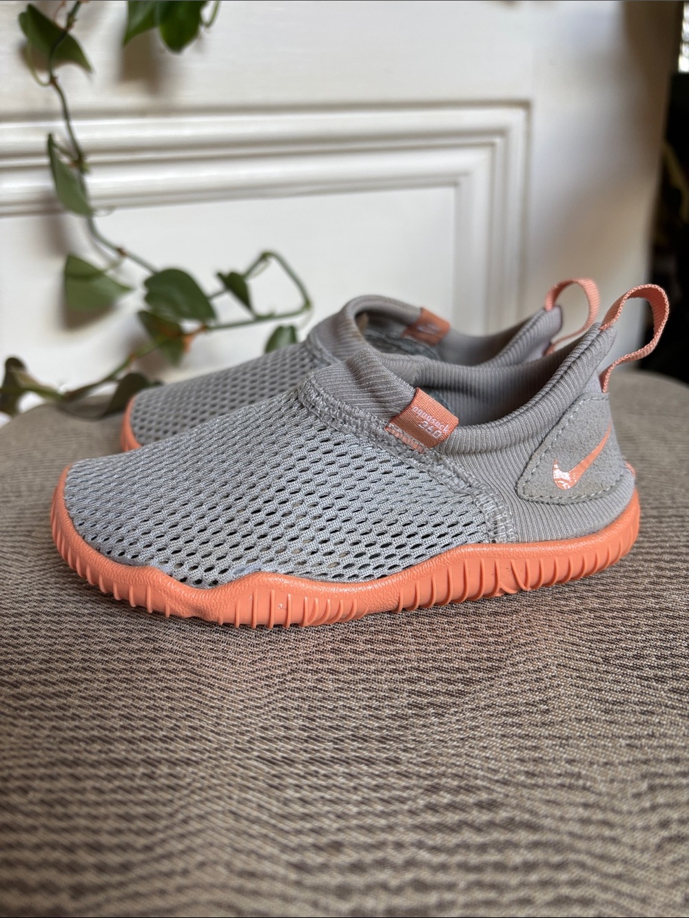 Nike Little Kids Aquasock 360 Slip-On water shoes in Gray and Coral 7c